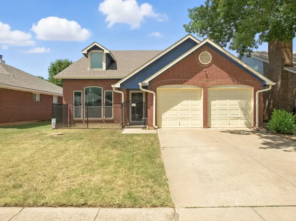 8801 Mystic Trl, Fort Worth, TX 76118