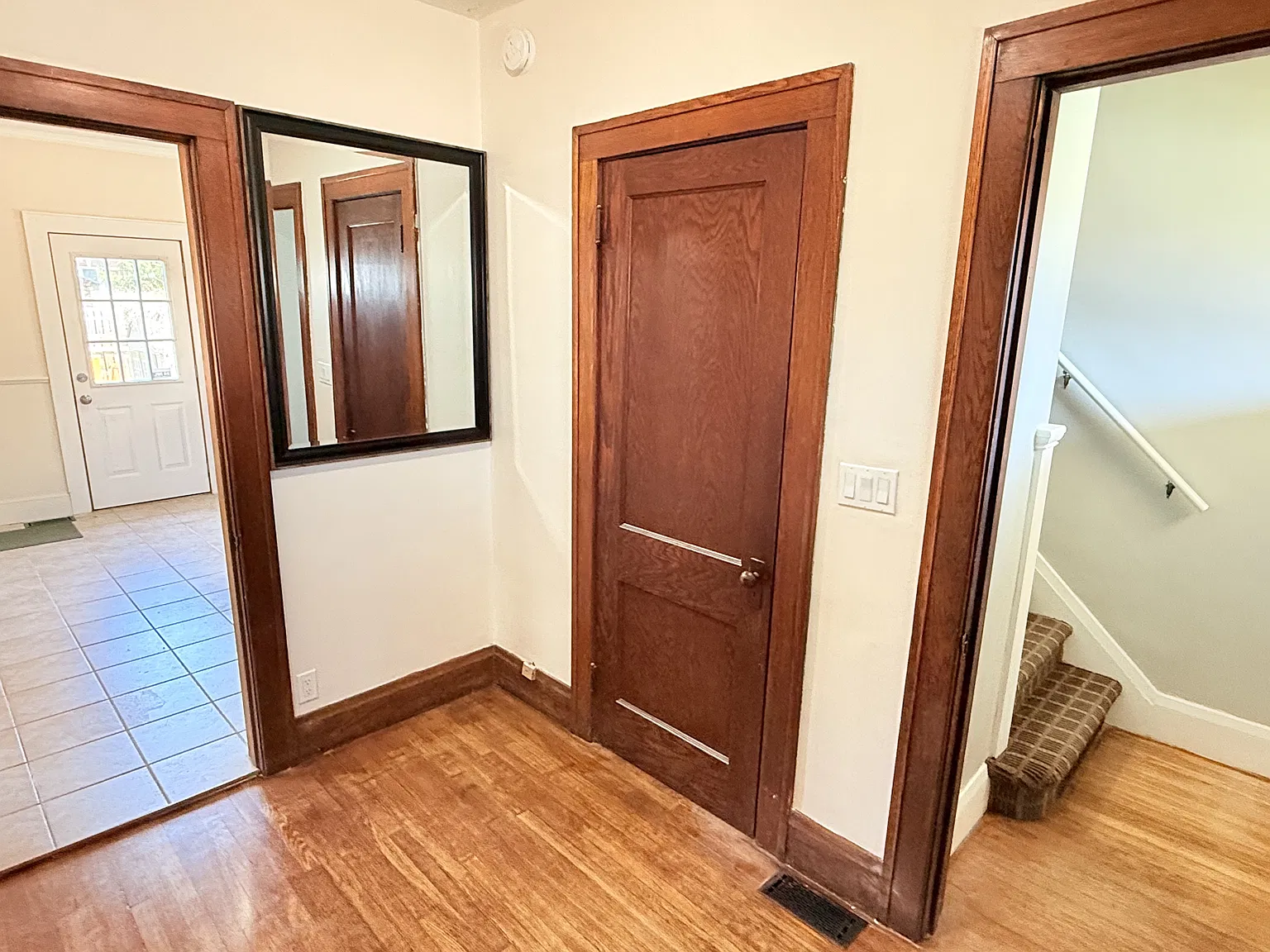 3 bed, $2,400 — Photo 2