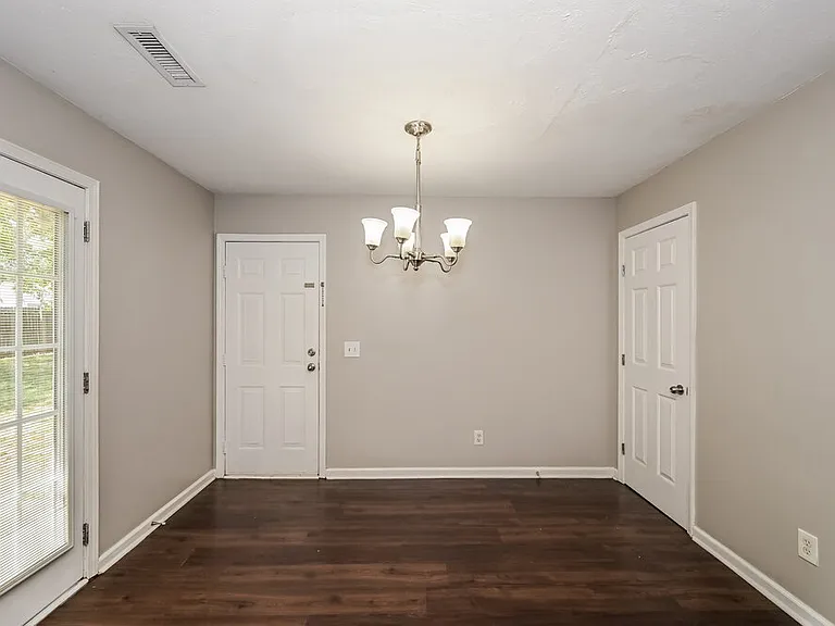 222 Hermitage Dr — Photo 6