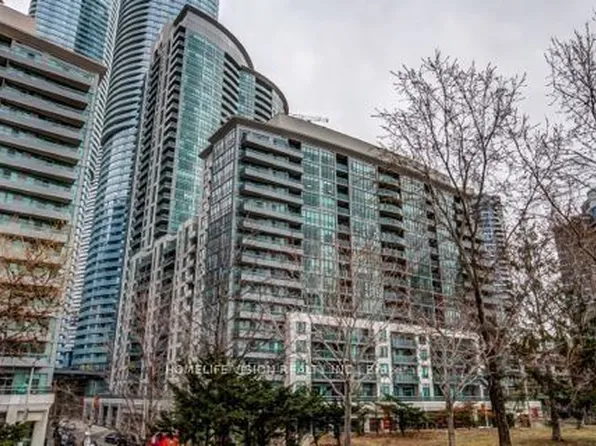 25 Lower Simcoe St #Penthouse 17, Toronto, ON M5J 3A1