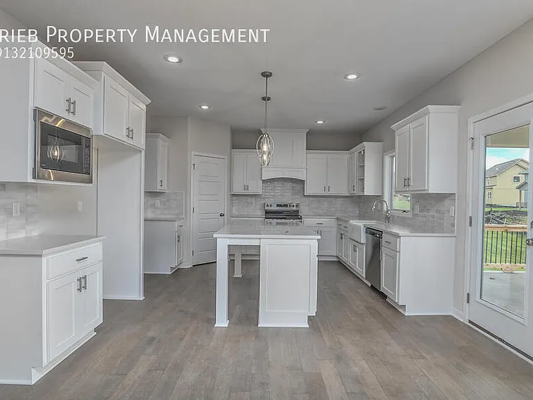 2677 W Dartmouth St — Photo 14