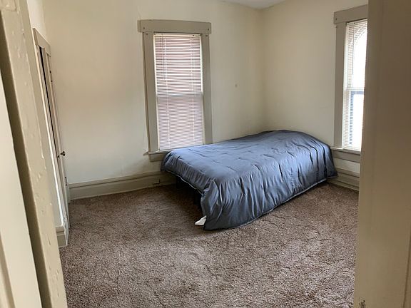 4th image of 253 W Hubbard Ave APT 2