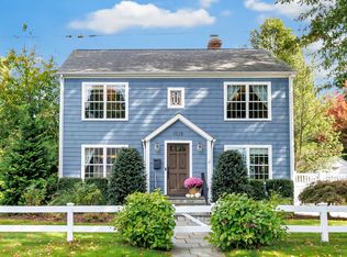1018 High St, Fairfield, CT 06824