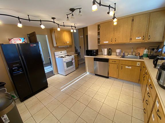2nd image of 417 Kismet St