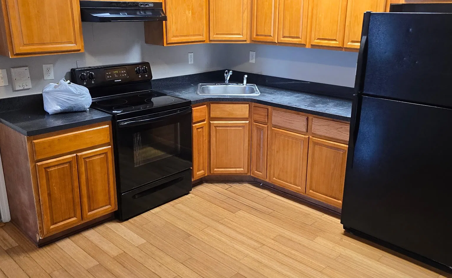 2 bed, 1100 sqft, $1,600 — Photo 1