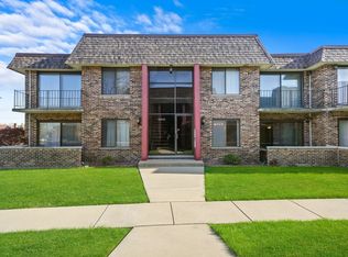 10430 S Pulaski Rd APT 102D, Oak Lawn, IL 60453