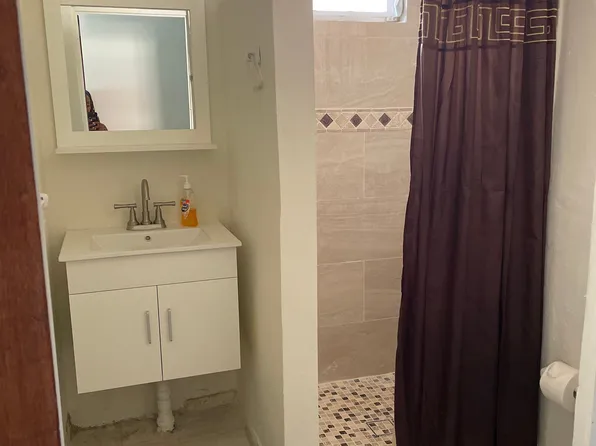 (undisclosed Address), Toa Baja, PR 00949