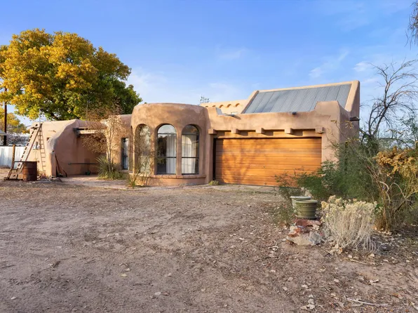 1568 Michaelann Dr, Los Lunas, NM 87031