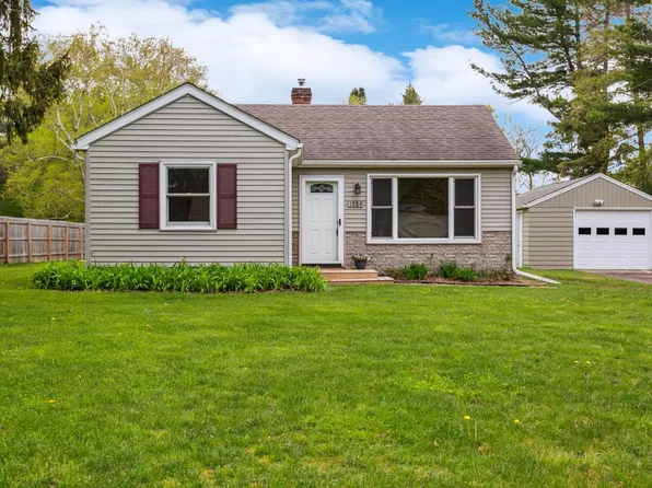 1884 Kohlman Ave E, Maplewood, MN 55109