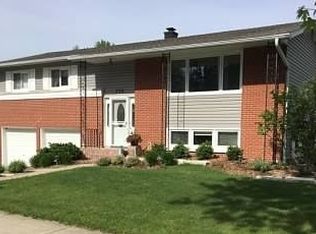 338 N Clark Dr, Palatine, IL 60074