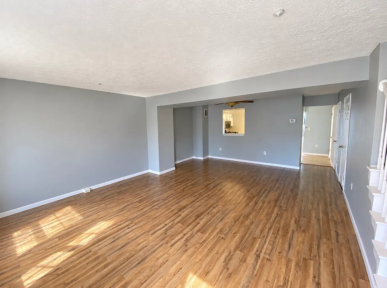 3 bed, 1962 sqft, $2,615 — Photo 3