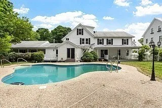 1 bed, 1.0 bath, 900 sqft, $2,000 — Photo 1