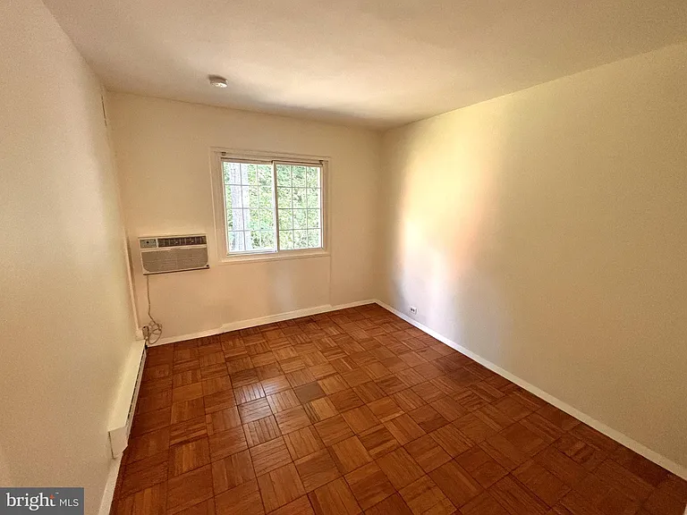 1643 Preston Rd — Photo 14