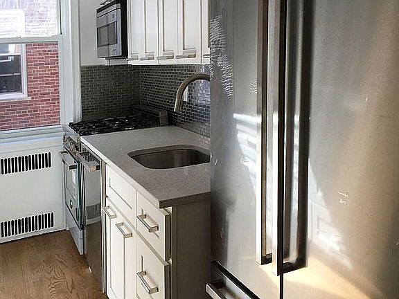 3rd image of 44 Prospect Park W APT E2