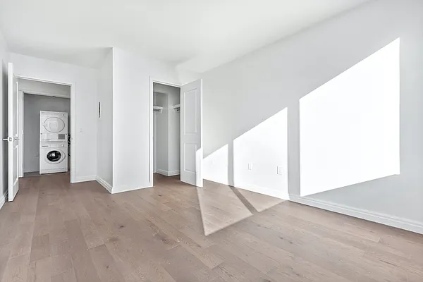 Rented by Greystar | media 8