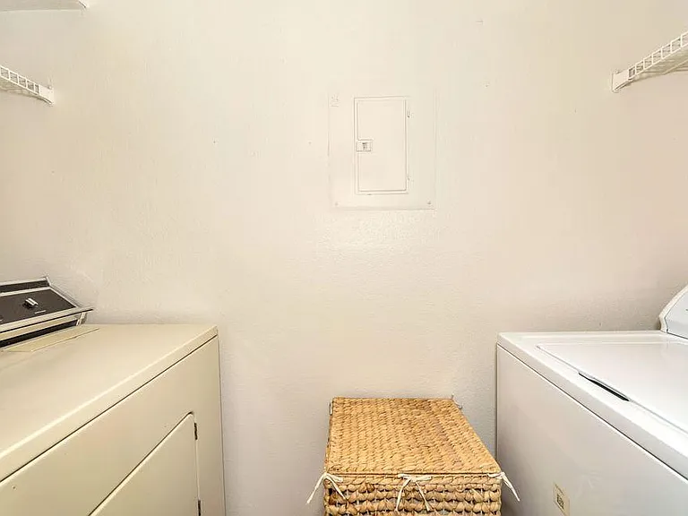 Rivercrest — Photo 20