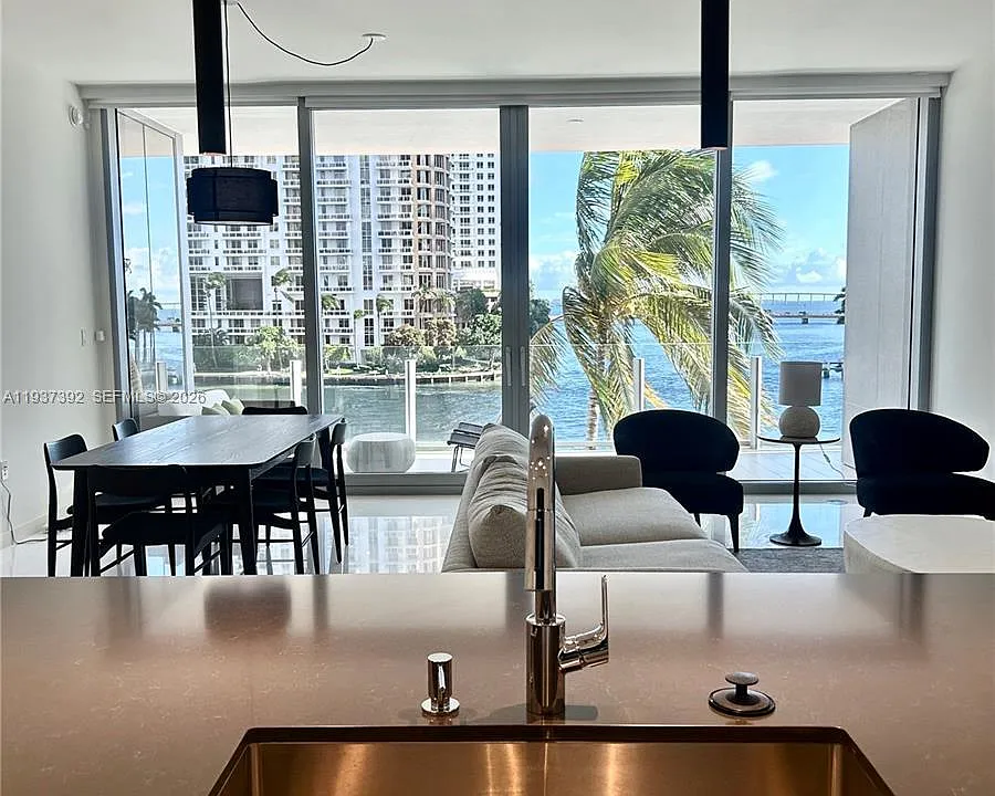 300 Biscayne Boulevard Way