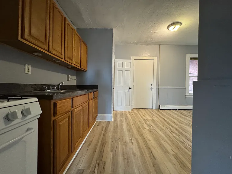 3 Putnam St #3 — Photo 9