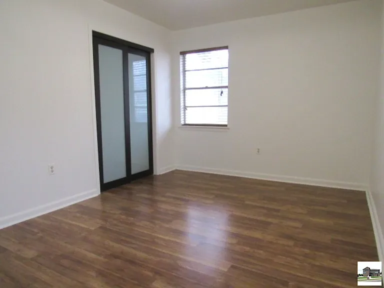 1009 S 29th St — Photo 13
