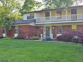 1631 Mason Knoll Rd, Saint Louis, MO 63131