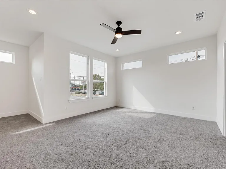 2330 Fairfax Dr — Photo 11