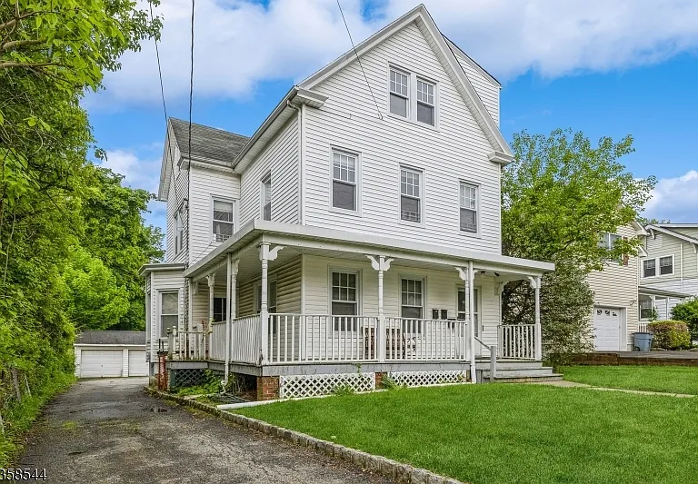 35 Montrose Ave — Photo 18