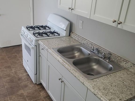 4th image of 1314 E 12th St #1