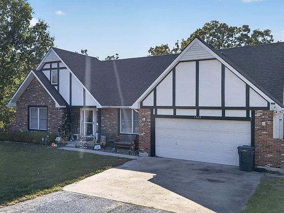 3rd image of 1519 Shady Ln