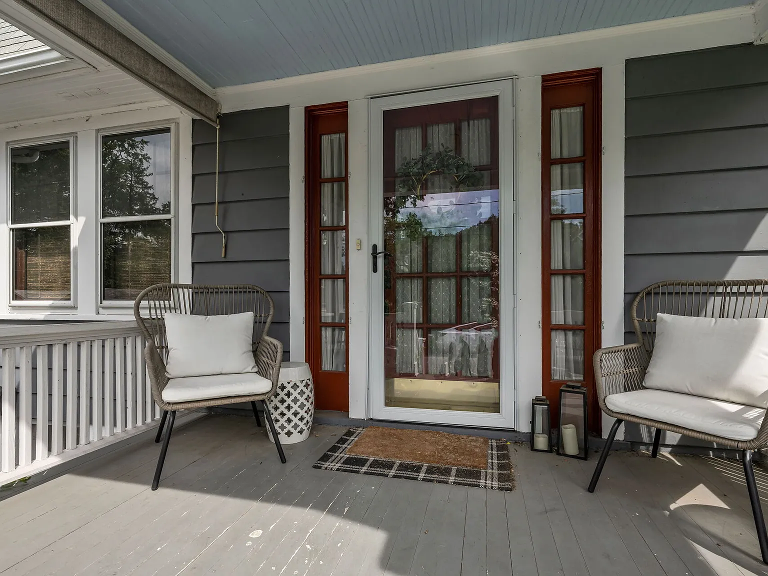 4 bed, 2100 sqft, $4,900 — Photo 2