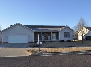1520 Mackenzie St, Washington, IL 61571