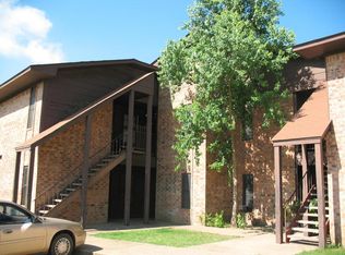 420 S 3rd St #205, Normangee, TX 77871