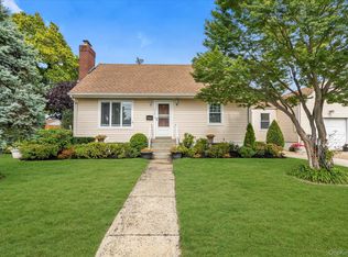 1039 Elizabeth St, Baldwin, NY 11510