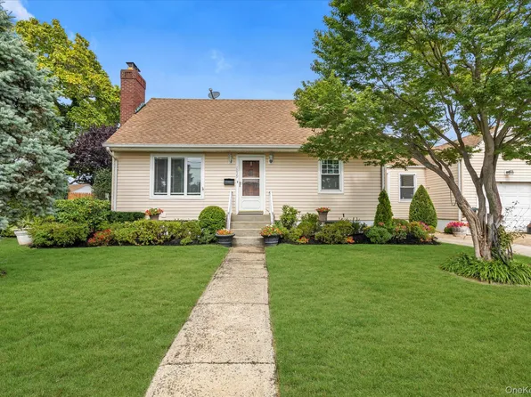 1039 Elizabeth Street, Baldwin, NY 11510