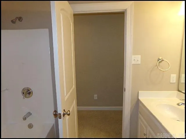 31 Bristol Ct — Photo 17