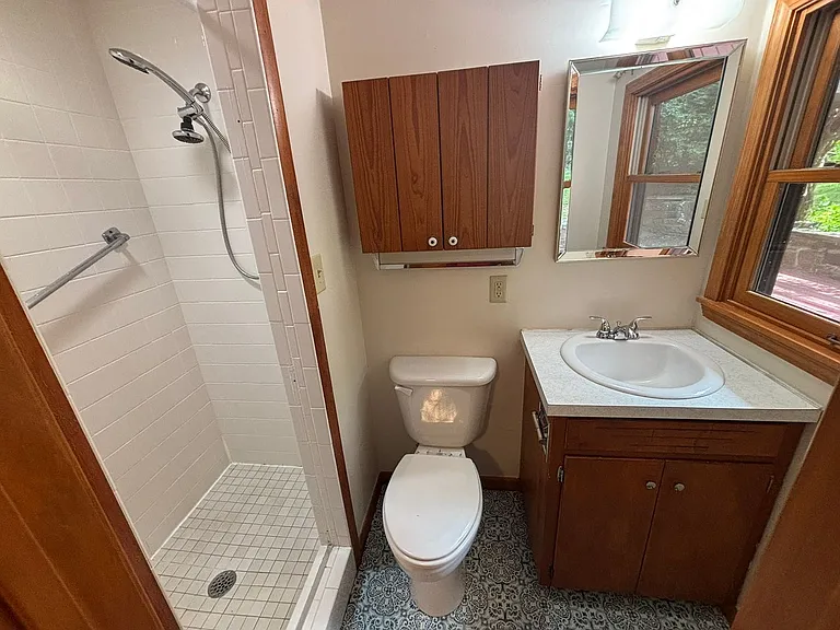 1054 N Eva Ave — Photo 9