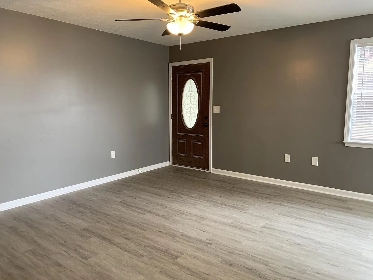 719 S Berthe Ave — Photo 2