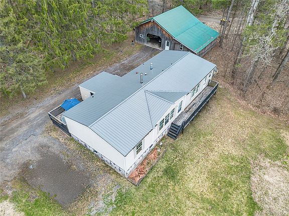 3rd image of 127 Hidden Acres Dr