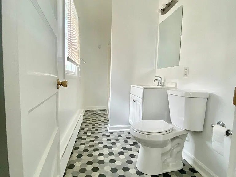 227 Chestnut St #1 — Photo 9