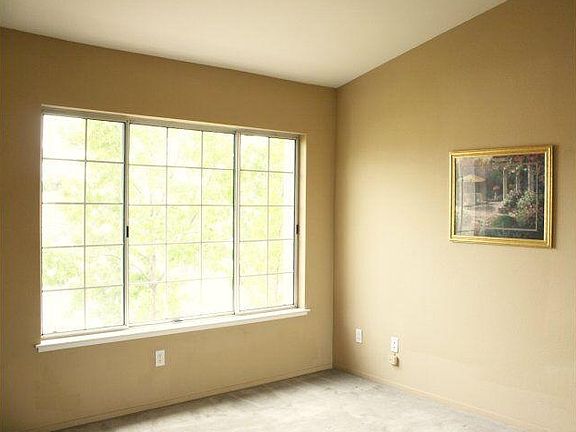 Upstairs 2nd bedroom