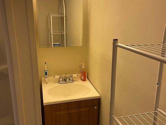 2nd image of 1844 Gerald Ave