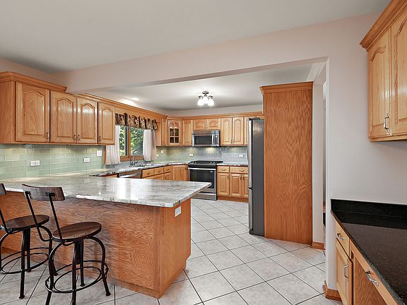 5th image of 9645 Oak Park Ave