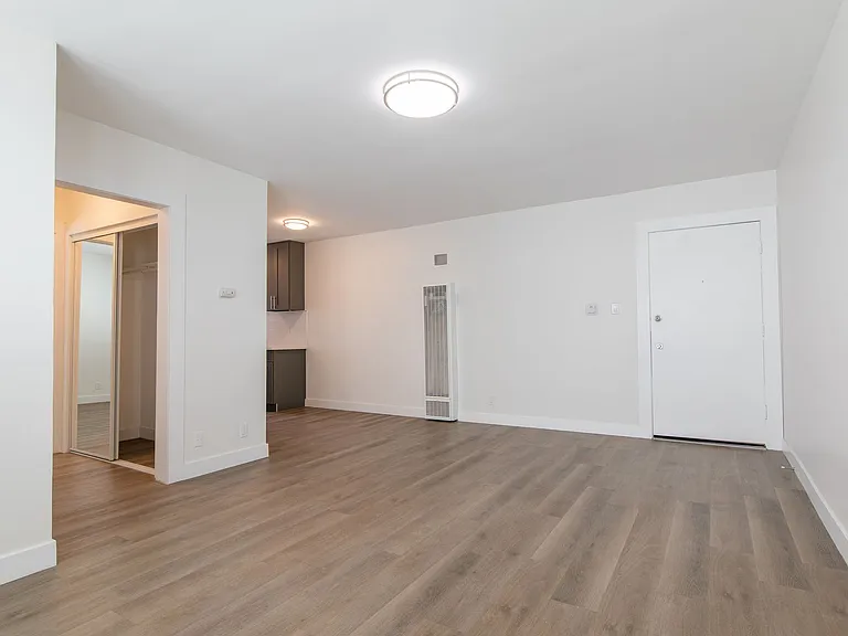St. Andrews Apartments — Photo 7