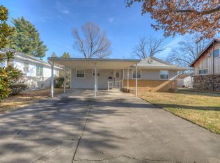 1920 S Maple St, Carthage, MO 64836