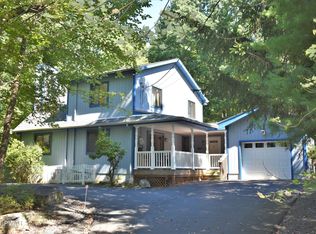 221 Remuda Dr, Lords Valley, PA 18428