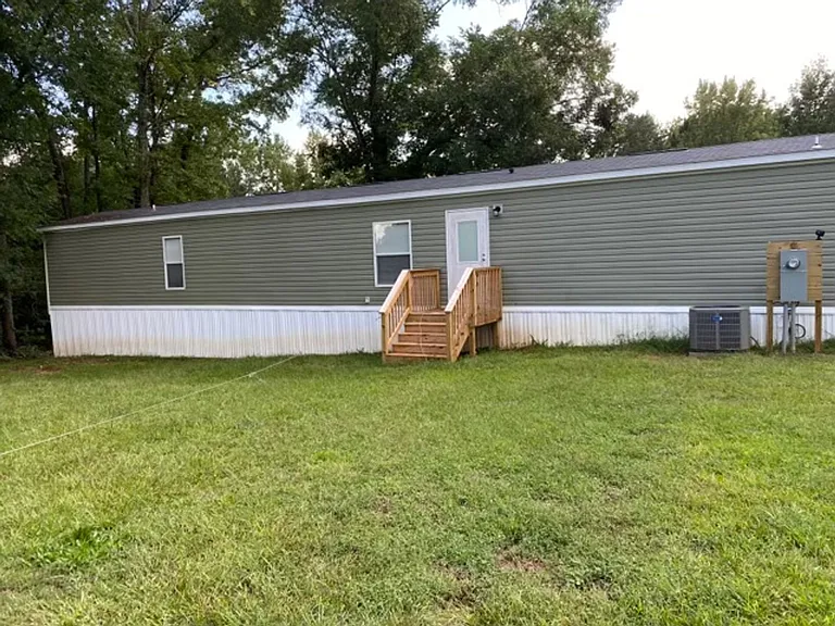 2875 Lesslie Dale Rd — Photo 2