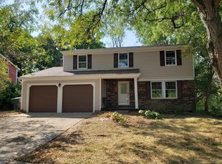 5233 Wolf Run Dr, Columbus, OH 43230