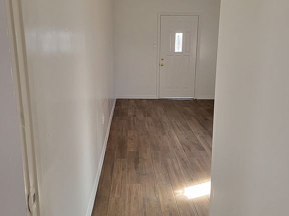 3rd image of 3806 N 47th Dr