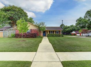 2330 Willowby Dr, Houston, TX 77008