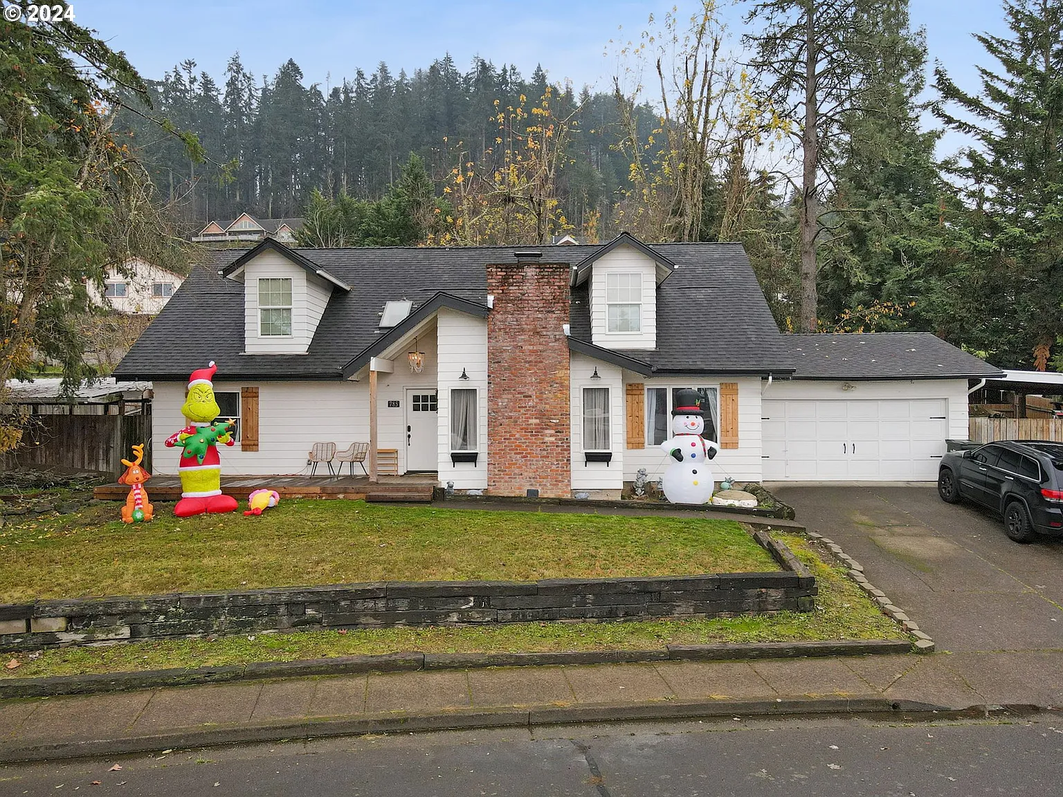 785 Kings Row photo 1