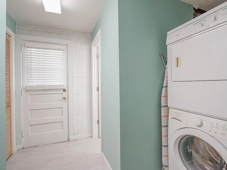 6811 Floyd Ave — Photo 23